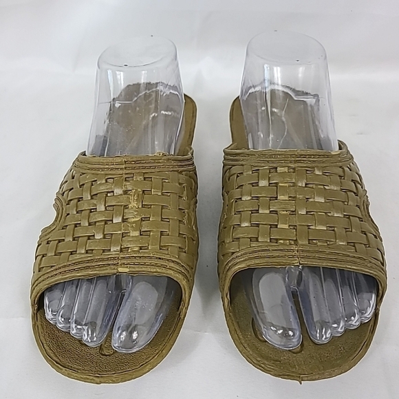 NEW Unisex Shower Jail Slides Sz 8 Green Colored Rubber Sandals Water Proof NWOT - Picture 2 of 6